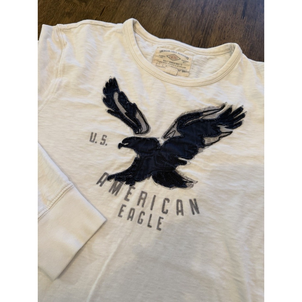 AMERICAN EAGLE ATHLETIC Men's Fit Long Sleeve Shirt White S Raised Graphic